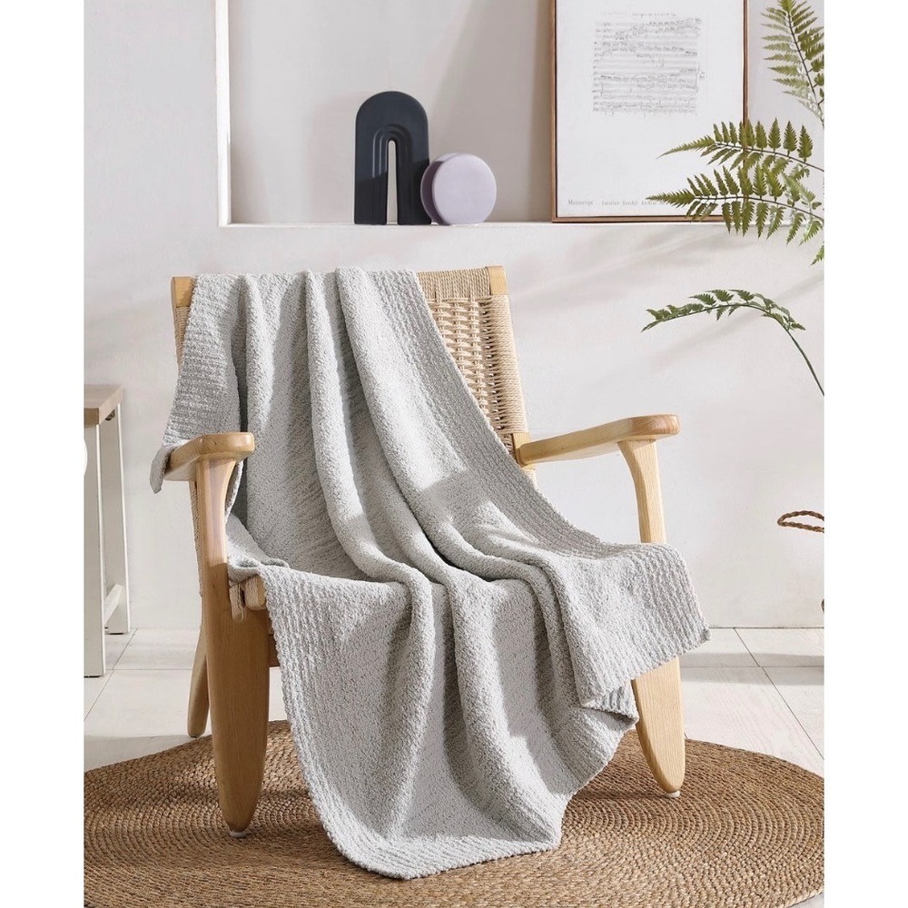 Sunday Citizen Solid Snug Throw Blanket Cloud Grey Microfiber A0101006 $98 NEW